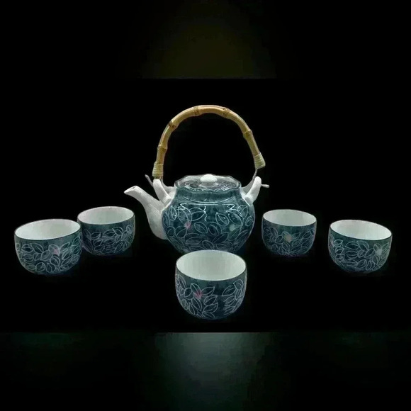 Japanese Dobin - Blue Floral Porcelain Arita-Yaki Teapot tea cups set - Picture 3 of 15